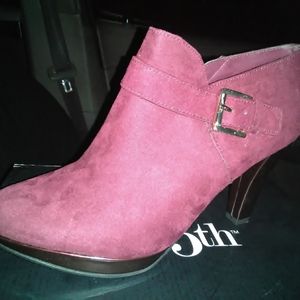 Emmelie-NewBurgundy-95-Standard